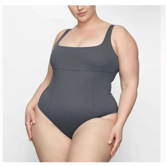 BNWT SKIMS SHAPING SWIM TANK ONE  PIECE - Picture 2 of 10